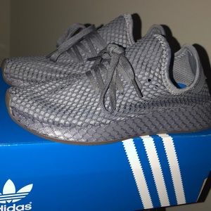 Adidas Deerupt Runner shoes